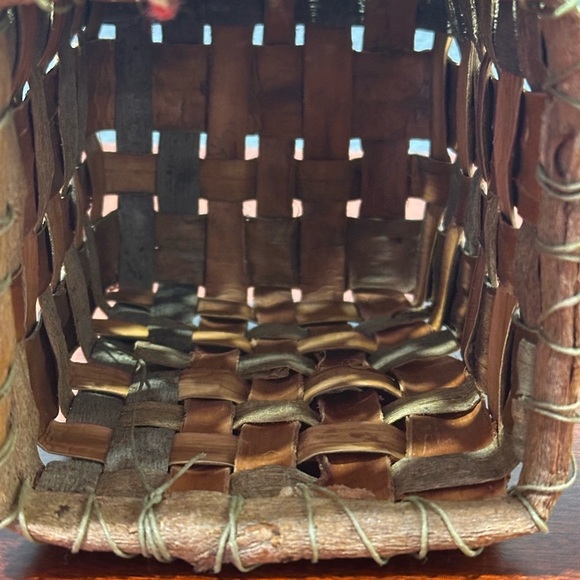 ARTIST Elise Thornton 6" Woven Willow Bark Basket - Created by Artist in WI NWT - Picture 6 of 15